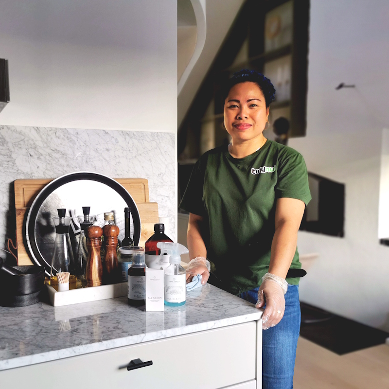 Ta bort fläckar från soffor, mattor och textilier